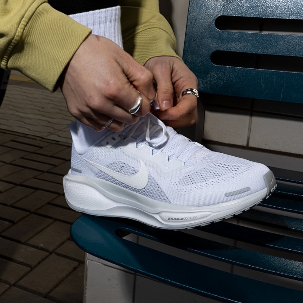 Nike Men’s Air Zoom White Athletic Shoes